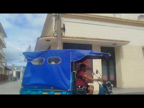 Calle Maceo esquina Agramonte a El parque Calixto García Holguín Cuba 