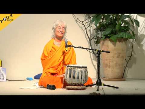 "Die weise Frau" mit Swami Nirgunananda