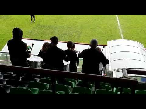 Batucada en Las LLanas animando el encuentro Sestao River - Anaitasuna