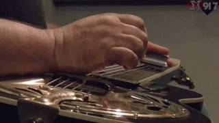 Terri Hendrix &amp; Lloyd Maines - &quot;Hand Me Down Blues&quot; - KXT Live Sessions