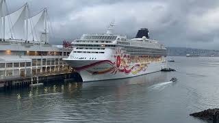 Norwegian Sun - In port