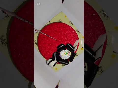 red velvet cake 🎂😍 #dailyvlog #redvelvet #redcake #minivlog #viralvideo #food