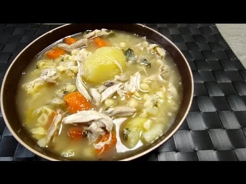 BRODO DI POLLO con PASTA LUMACHINE