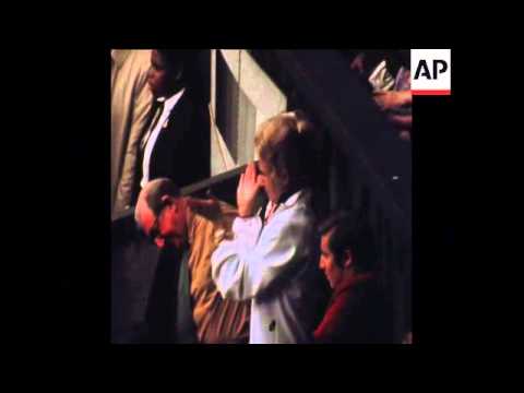 SYND 29-6-72 TENNIS MATCHES CONNORS AND  EVERT GAMES