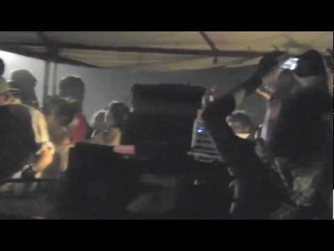 Steppin forward play Bagga T Mr Babylon : Camping Garance Reggae Festival 2012