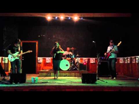 Lara George singing Superstitious