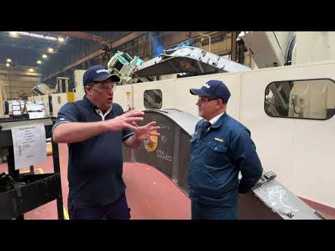 How does Komatsu UK build its World Class excavators?