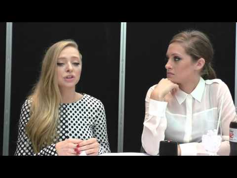 NYCC 2015:  Mr. Robot - Portia Doubleday, Carly Chaikin -- To Know or Not To Know; Real Life Hacking