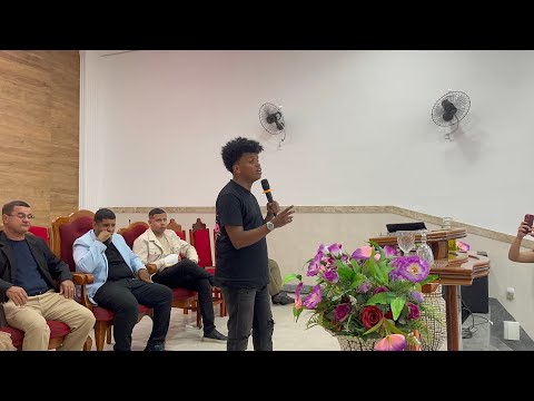 A PRESENÇA DE DEUS ENCHEU OS JOVENS - CANTOR ELIWELTON RAYMOND