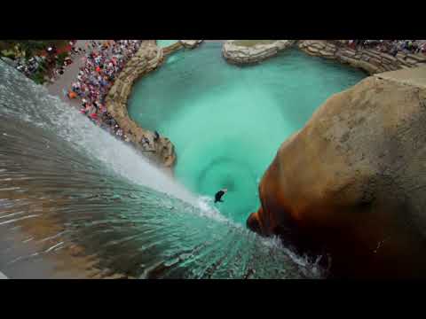 EPIC HIGH DIVING OFF HUGE WATERFALL AT CANADAS WONDERLAND - Haut-Vol Victoria Falls Diving Show