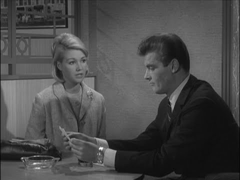 The Saint (1964) 3x6 The Saint Steps In. Roger Moore as Leslie Charteris' Simon Templar. ITC, EN CC.