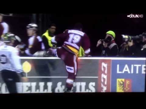 bagarre Fritsche vs schilt (gshc fribourg 22/10/13 )