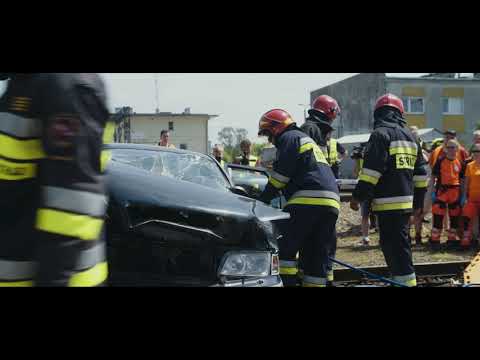 Bezpieczny przejazd - lokomotywa kontra samochód