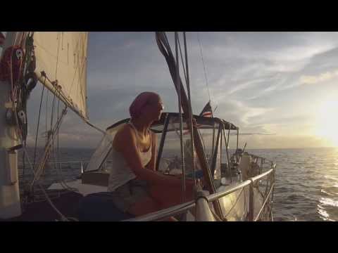 Sailing as Crew to Bocas del Toro with engine overheating problems - UNTIE THE LINES #8