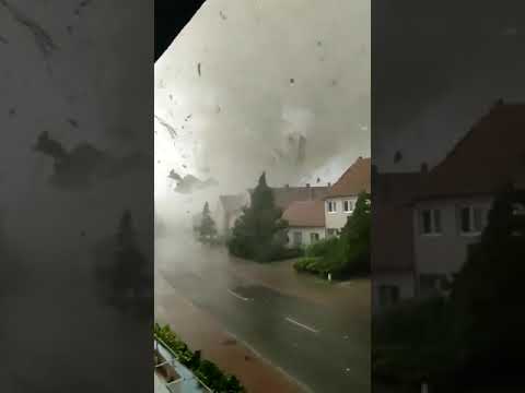Zerstörerischer Tornado Tschechien Südmähren