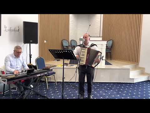 14 mai 2022 Romeo Stan- Pe un deal depărtat