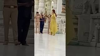 Download lagu Shilpa Shetty Prem Mandir Vrindavan #sunmurlikitan mp3 Download lagu Shilpa Shetty Prem Mandir Vrindavan #sunmurlikitan mp3