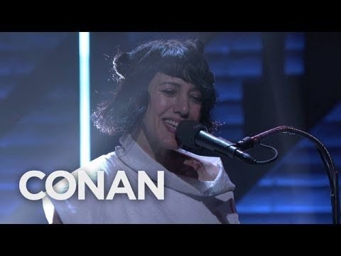 Autolux - Brainwasher [Live on Conan]