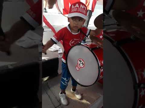 "Santino alentando al mas grande HURACÃN LAS HERAS" Barra: La Banda Nº 1 • Club: Huracán Las Heras