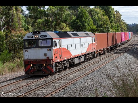 Trackside: G521 Solo on QUBE's 9174 Ultima to Victoria Dock Containers- 14/3/21