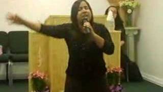 Victoria Vargas- Quiero Alabarle 4