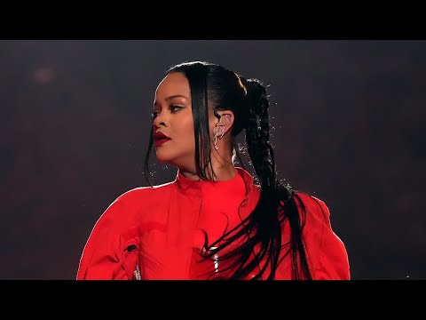Rihanna - Umbrella/ Diamonds (Live at the Super Bowl 2023)