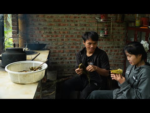With simple ingredients: Pao and Ha make a wonderfully delicious sticky rice cake