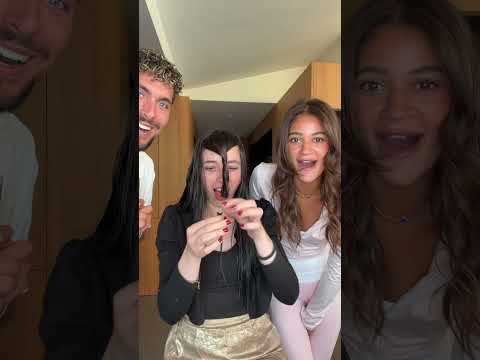 Elle ressemble grave à mercredi Addams ￼😱