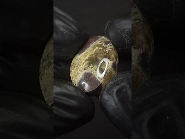 حجر عقيق خرائطي طبيعي