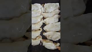 餃子に挑戦したら裏側が… 🙊 #料理初心者 #料理練習 #料理研究家