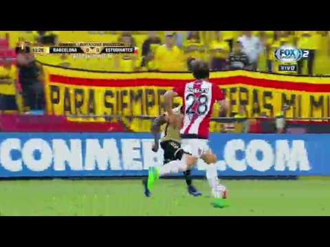 La increíble doble atajada de Andújar. Barcelona-estudiantes