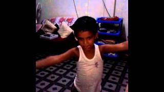 a cute boy recite the poem " I love little pussy"