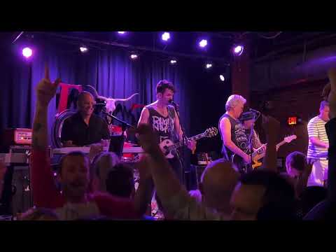 Shout (The Isley Brothers) - Nite Wave Live at The Tractor Tavern in Seattle 8/12/2022