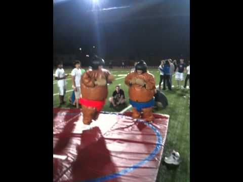 Sumo wrestling Kari vs. Margot