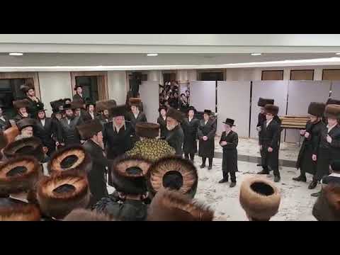 Viznitz Rebbe Dances With Askonim At The Sheva Brochos For his First Great Grandchild - Kislev 5783