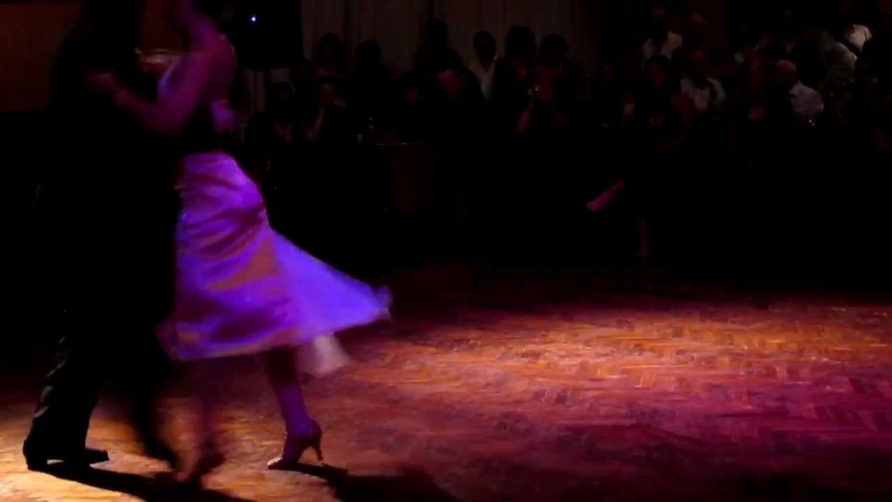 CARLA ESPINOZA Y EZEQUIEL LOPEZ - EXHIBICION DE TANGO - SALON CANNING - BUENOS AIRES