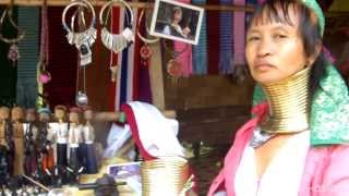 preview picture of video 'Деревня длинношеих женщин каренов Ban Nai Soi на Севере Таиланда'
