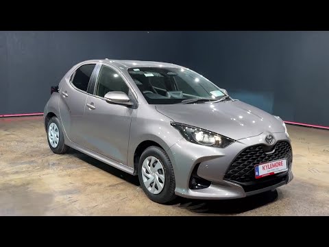 Toyota Yaris 1.5 HYBRID AUTOMATIC - CRUISE CONTROL - Image 2
