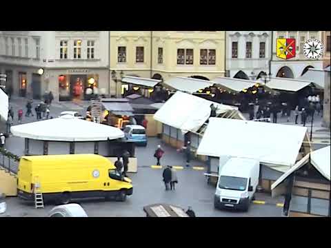 FOTBALOVÝ FANOUŠEK V CENTRU PRAHY ZRANIL SVĚTLICÍ TURISTKU