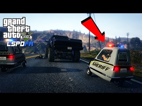 GTA 5: LSPDFR Police Mod - *NEW* TINY CAR vs. CRAZY CALLOUTS (PEEL P50)