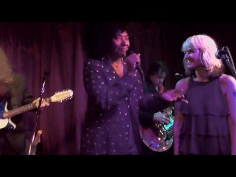 "Da Doo Ron Ron" by Jenny Dee & The Deelinquents w/La La Brooks at Precinct 4/22/10
