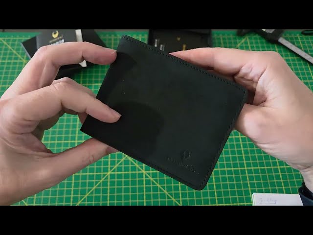 Vídeo relacionado con BDM - Monedero de Madrid | Puerta de Alcala, Oso, Cibeles y Flamenco español| Cartera con Cremallera y Anilla Llaves (12,5 x 8,5 cm) - Modelo 1