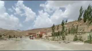 preview picture of video 'Au Village Bouzmou dans la région d'Imilchil  - Maroc -'