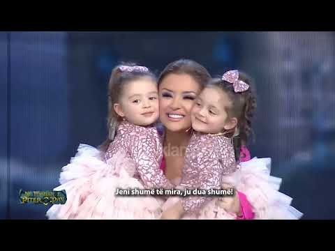 “A do bëhemi motra?” Binjaket pajtohen në skenë: “Ngordh për motrën!”