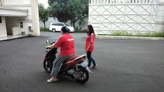 Download lagu Belajar naik motor yang tragis 😀😀 mp3 Download lagu Belajar naik motor yang tragis 😀😀 mp3