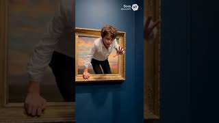 絵画から飛び出る少年！