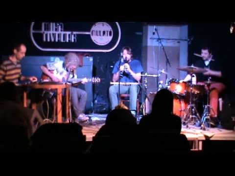 Yedo Gibson Trio feat. Bolcsó Bálint @ JazzaJ, Nov. 27. 2013. Part 1.