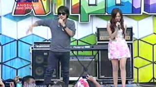 Download lagu Firman Feat. Alice - Jangan Pikirin Abang ( Live ) mp3