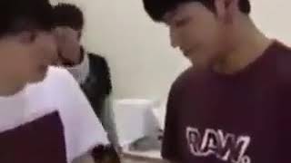 Download lagu อะไรอ้ะ...😅ิ Kristsingto mp3