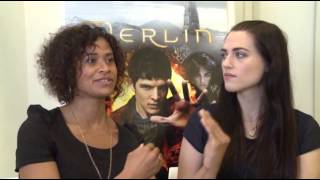 Katie McGrath et Angel Coulby - Associated Press (03.01.2013)